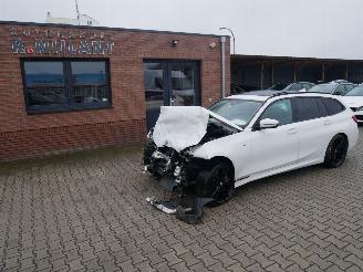 krockskadad bil auto BMW 3-serie 330i TOURING XDRIVE M-SPORT SCHUIFDAK LEER LED 2022/7