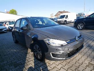 Volkswagen Golf e picture 2
