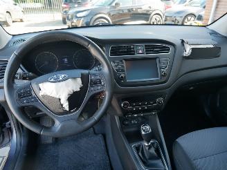 Hyundai I-20 PANORAMADAK picture 11