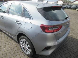  Kia Ceed 1.6D-mHYBRID   DynamicPlus-Line  Airco Navi Camera  24.500KM!! 2021/9