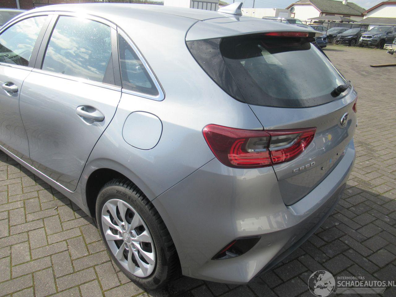 Kia Ceed 1.6D-mHYBRID   DynamicPlus-Line  Airco Navi Camera  24.500KM!!