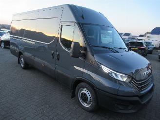 krockskadad bil bedrijf Iveco Daily 35S16 2.3D MAXI !! Climatronic Navi Camera Led CruiseControl...... 2023/2