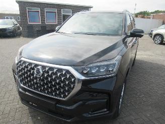 Ssang yong Rexton 2.2D 220 4WD Aut. SAPPHIRE Climatronic Leer Navi Camera E-Stoelen StoelVerwarming...... picture 5