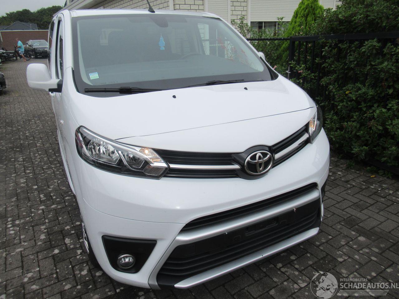 Toyota ProAce Verso 2.0D DubbelCab 2xSchuifdeur 6-Zits Airco Navi Camera StoelVerwarming CruiseControl.......
