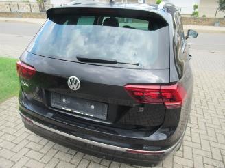 Volkswagen Tiguan 1.5TSI 150pk DSG-Aut. R-LINE Climatronic Leer Navi Panorama-D Camera ..... picture 4