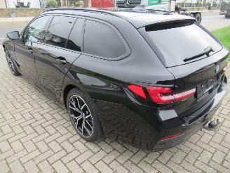krockskadad bil auto BMW 5-serie 530e Touring Aut. M-Sport  Shadow  Leer Navi Camera Panorama-D Head-Up SchuifDak E.Stoelen LuchtVering..... 2022/2