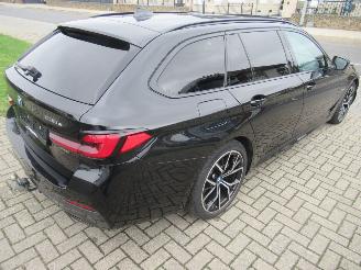BMW 5-serie 530e Touring Aut. M-Sport  Shadow  Leer Navi Camera Panorama-D Head-Up SchuifDak E.Stoelen LuchtVering..... picture 4