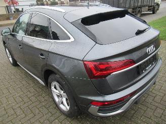 Voiture accidenté Audi Q5 SportBack 40TDI Quattro S-Tronic Aut.Mild-Hybrid  Leer Navi Camera LuchtVering Trekhaak Klapbaar E.Stoelen StoelVerwarming. 2022/10