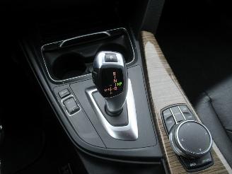 BMW 3-serie 318i Luxury picture 17