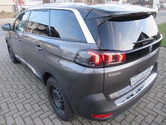 Damaged car Peugeot 5008 Puretech 130 Allure 7-Zits Climatronic HalfLeer Navi Camera ..... 2023/4