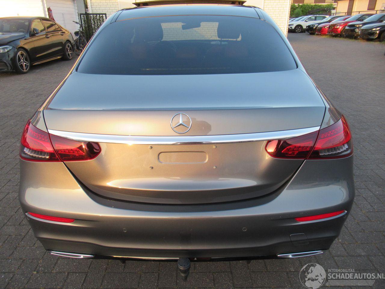 Mercedes E-klasse E200 d Aut. 79.000km!!  AMG-LINE Leder Navi 360Cam Pano Burmester-Sound....