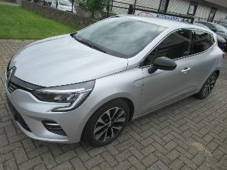 škoda osobní automobily Renault Clio Tce 90 Techno  Climatronic HalfLeer Navi Camera AmbientLight 2023/1