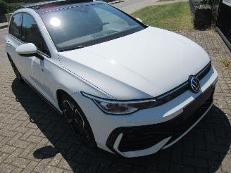 Volkswagen Golf 1.5TSI R-LINE 16.351km Pano/SchuifDak Harman/Kardon 360Cam Keyless-Go Android/Carplay... picture 2