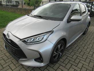 krockskadad bil auto Toyota Yaris 1.5i-VVTi  Airco Camera CruiseControl Pdc Navi>android Auto/Carplay 2024/7