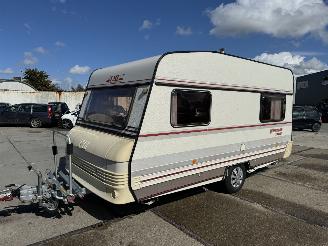 krockskadad bil caravan LMC  Munsterland 430K 1988/6