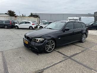 Auto incidentate BMW 3-serie 318i Touring Luxury Line 2012/1