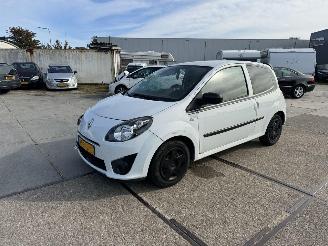Voiture accidenté Renault Twingo 1.2 16v Collection 2011/11