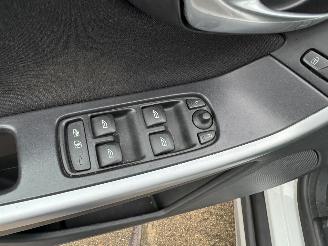 Volvo Xc-60 2.0 T Kinetic picture 6