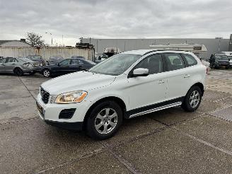 Unfallwagen Volvo Xc-60 2.0 T Kinetic 2011/4