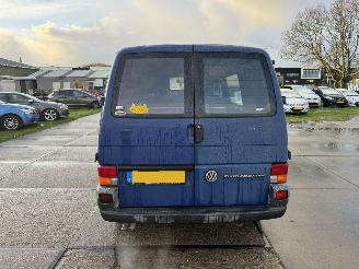 Volkswagen Transporter 1.9 TD picture 11