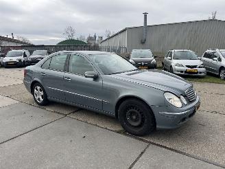 Mercedes E-klasse 240 Elegance picture 2