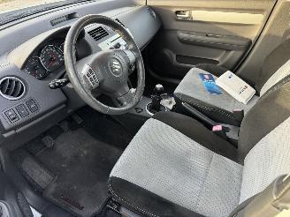 Suzuki Swift 1.3 Limited 5 drs picture 5