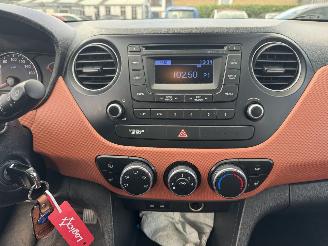 Hyundai I-10 1.0 i-Motion picture 8