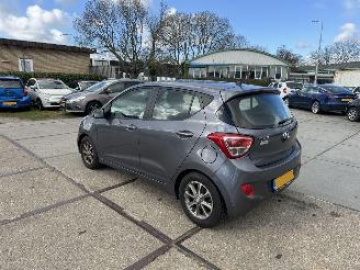 Hyundai I-10 1.0 i-Motion picture 4