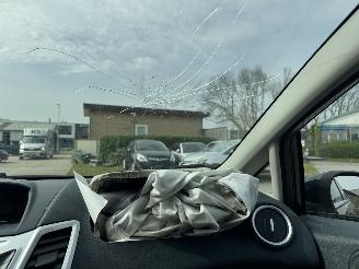 Ford Fiesta 1.25 Titanium picture 11