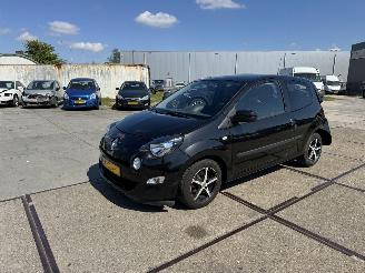 uszkodzony samochody osobowe Renault Twingo 1.2 16 collection 2013/1
