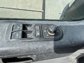 Volkswagen Transporter 2.5 TDI picture 6