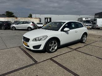 uszkodzony samochody osobowe Volvo C-30 1.6 D2 Advantage 2012/6
