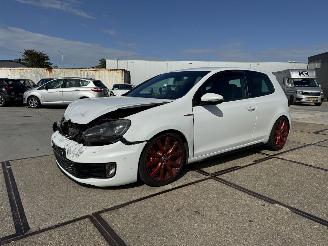 Auto incidentate Volkswagen Golf 2.0 GTI adidas 2010/7