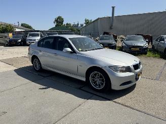 BMW 3-serie 318i picture 2