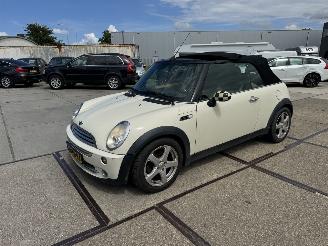 Unfallwagen Mini Cabrio 1.6 Cooper Chilli 2006/7