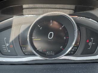 Volvo V-60 1.6 D2 R-Design picture 7
