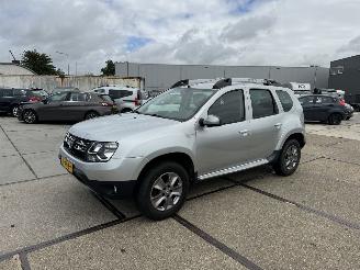 Vaurioauto  passenger cars Dacia Duster 1.2 TCe Prestige 2016/3