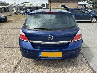 Opel Astra 1.6 picture 11