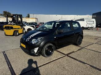Vaurioauto  passenger cars Renault Twingo 1.2 Dynamique 2010/1