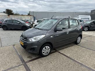 damaged passenger cars Hyundai I-10 1.o i-Drive Cool 2013/8