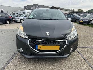 Peugeot 208 1.2 VTI Envy 5drs picture 12