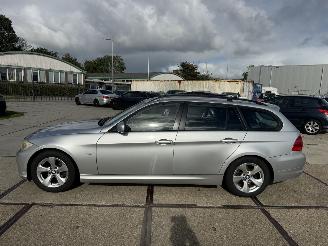 BMW 3-serie 318i Touring picture 17