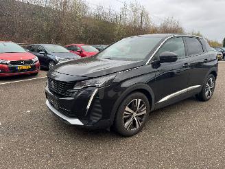 Schadeauto Peugeot 3008 3008 Allure Pack AUTOMAAT LED ACHTERUITRIJCAMERA 2024/4