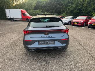 Cupra Leon Leon 150pk Pano Kuipstoelen sfeer verlichting picture 7