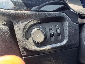 Opel Corsa GS LINE 130PK PANO AUTOMAAT Camera Stuur &Stoelverwarming Rijbare schade picture 17
