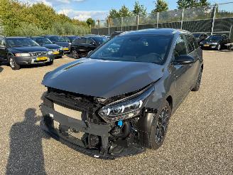 skadebil auto Kia Ceed GT Line Business DIESEL HYBRIDE PANO LEDER LED 2024/4