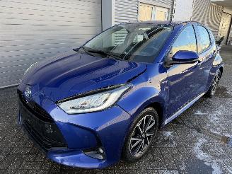Coche accidentado Toyota  Yaris 1.5-l-VVT-i Hybrid CVT Luxury fahrbereit 2021/8