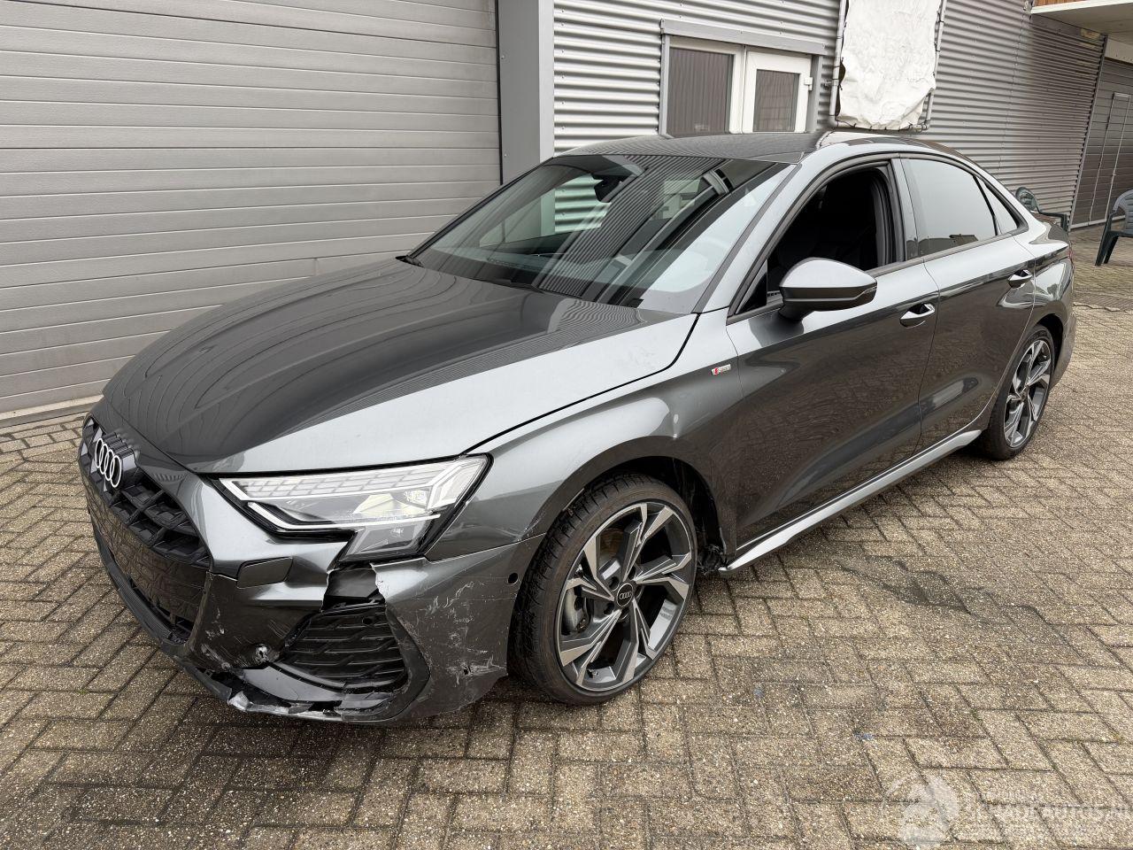 Audi A3 AUDI A3 TFSI S tronic S line voll