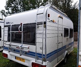 krockskadad bil caravan Hobby  400 KB met Kinderbed 2000/6