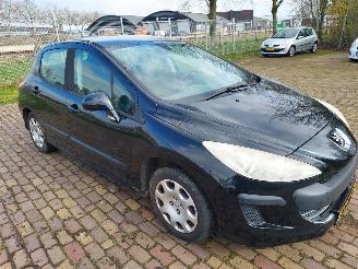 skadebil auto Peugeot 308 5 deurs 1.6i  600 euro VASTE PRIJS 2008/2